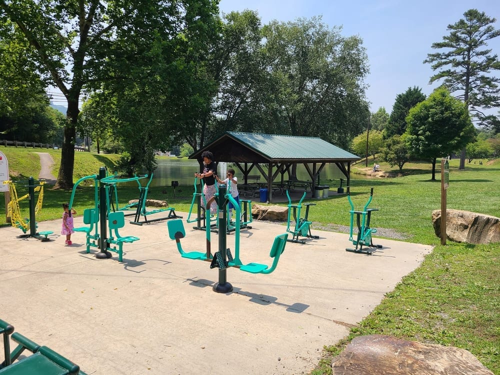 Lake Louise Park, photo 3