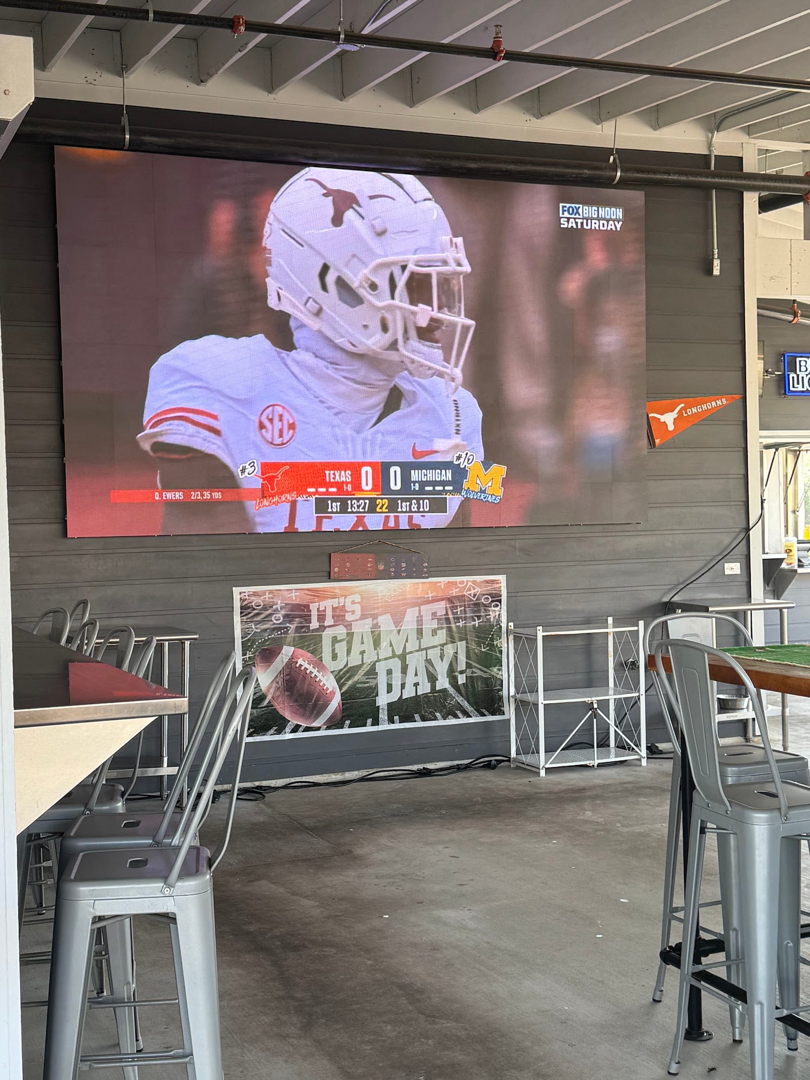 MUTTS Canine Cantina® - Austin