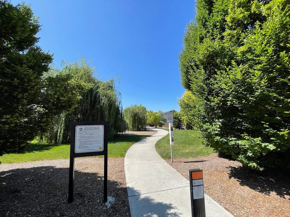 Mariposa Park, photo 2